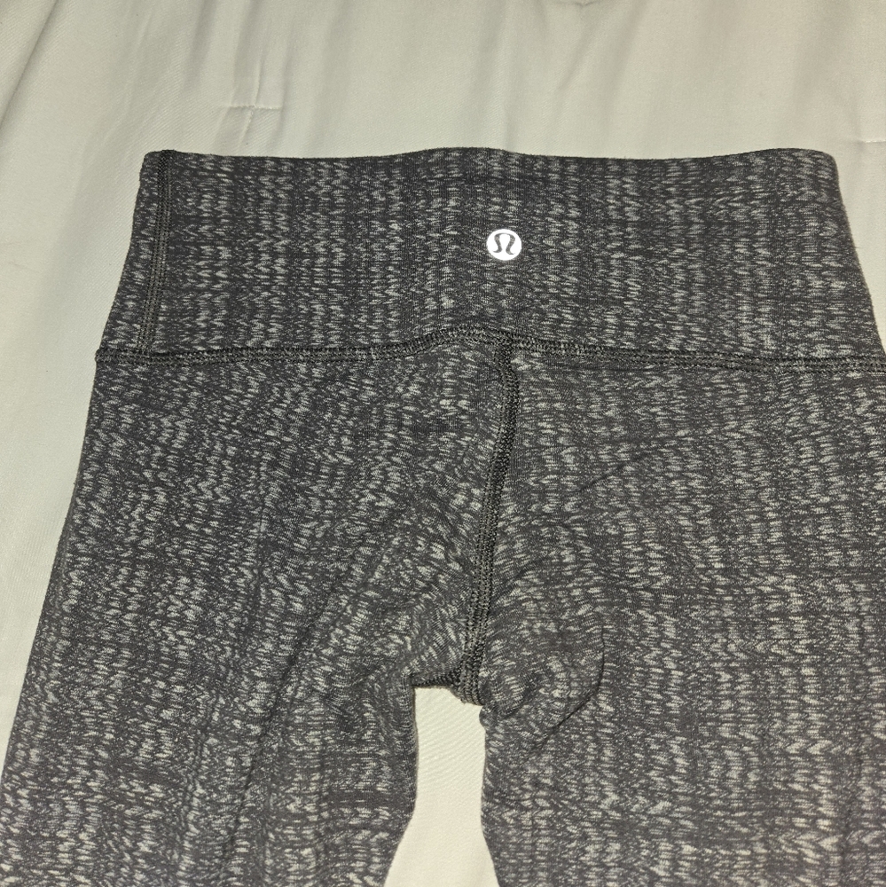 Lululemon leggings - Picture 4 of 5